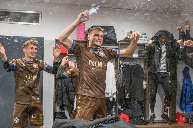 不断突破自 不断突破自